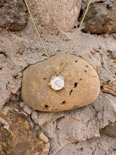 Load image into Gallery viewer, Collana Desiderando Madreperla / Autostima - Sara Lubrano